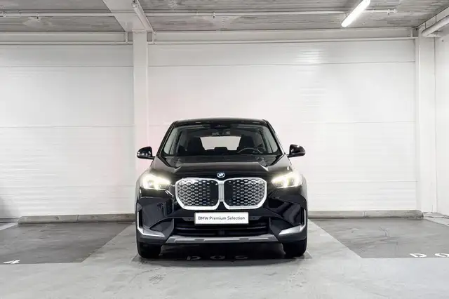 BMW Ix1 view 6