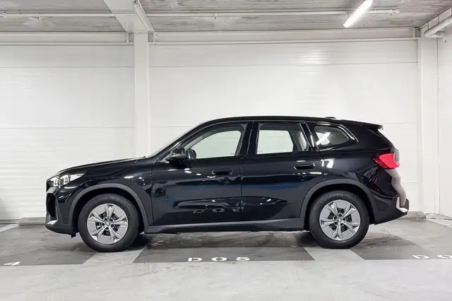 BMW Ix1 view 2