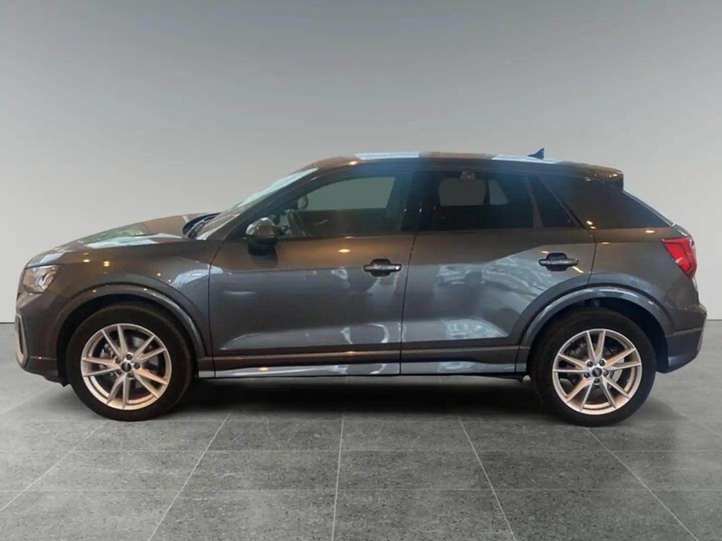 Audi Q2 TDI2,0 L4110 DSG Grigio - 2