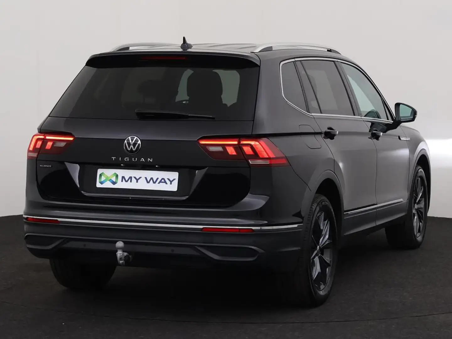 Volkswagen Tiguan Allspace Life 1.5 TSI 150 PK DSG-7 / ACC / Camera / Apple Carplay Zwart - 2