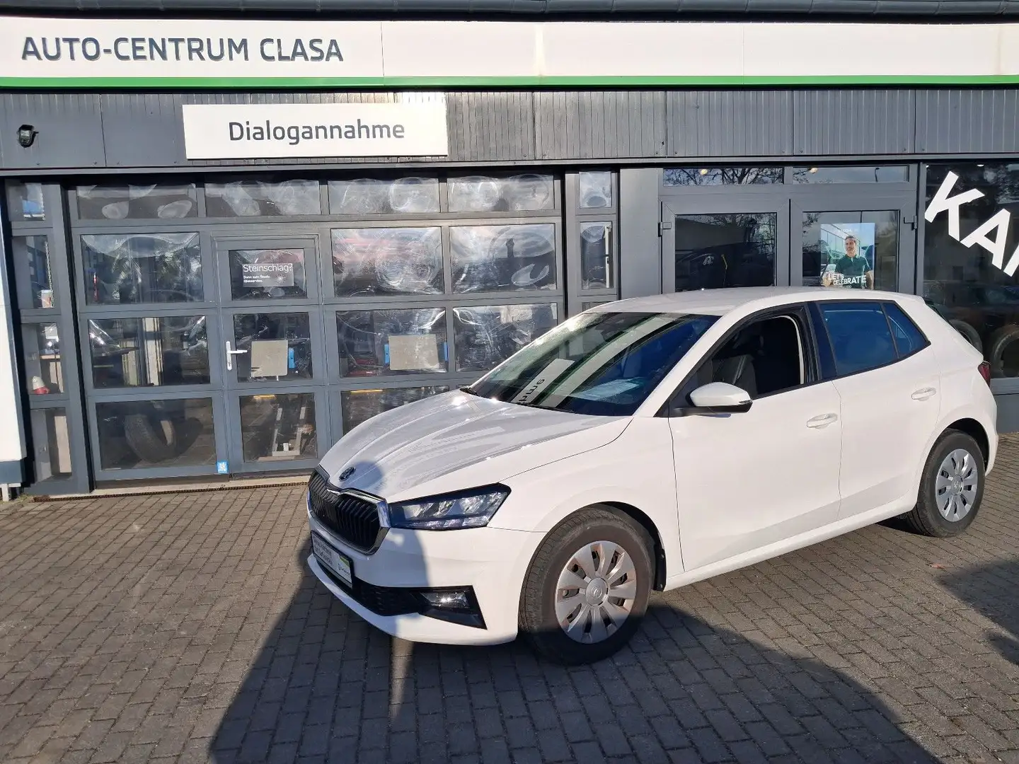 Skoda Fabia 1.0l MPI 80 PS Klima PDC SHZ FSE 50L Tank Weiß - 1