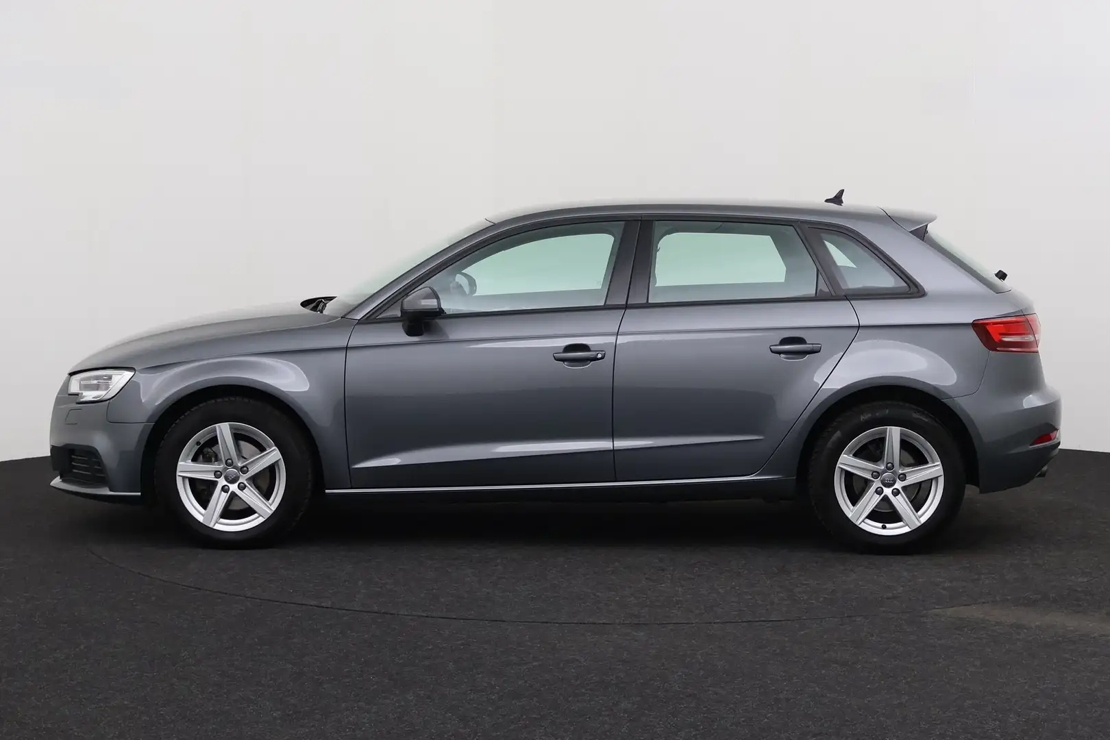 Audi A3 SPORTBACK 30 1.6TDI + GPS + PDC + ALU 16 + XENON - 2