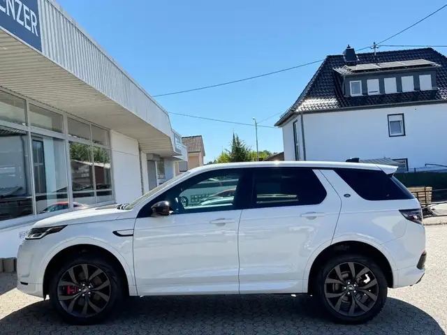 Land Rover Discovery Sport view 8