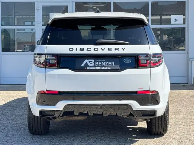 Land Rover Discovery Sport view 6