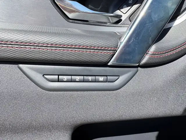 Land Rover Discovery Sport view 15