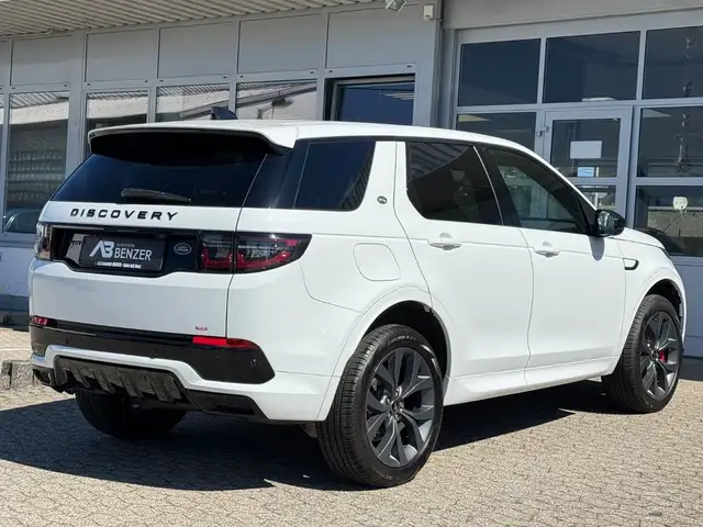 Land Rover Discovery Sport view 5