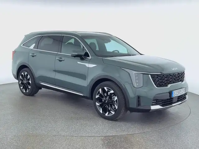 Kia Sorento view 3