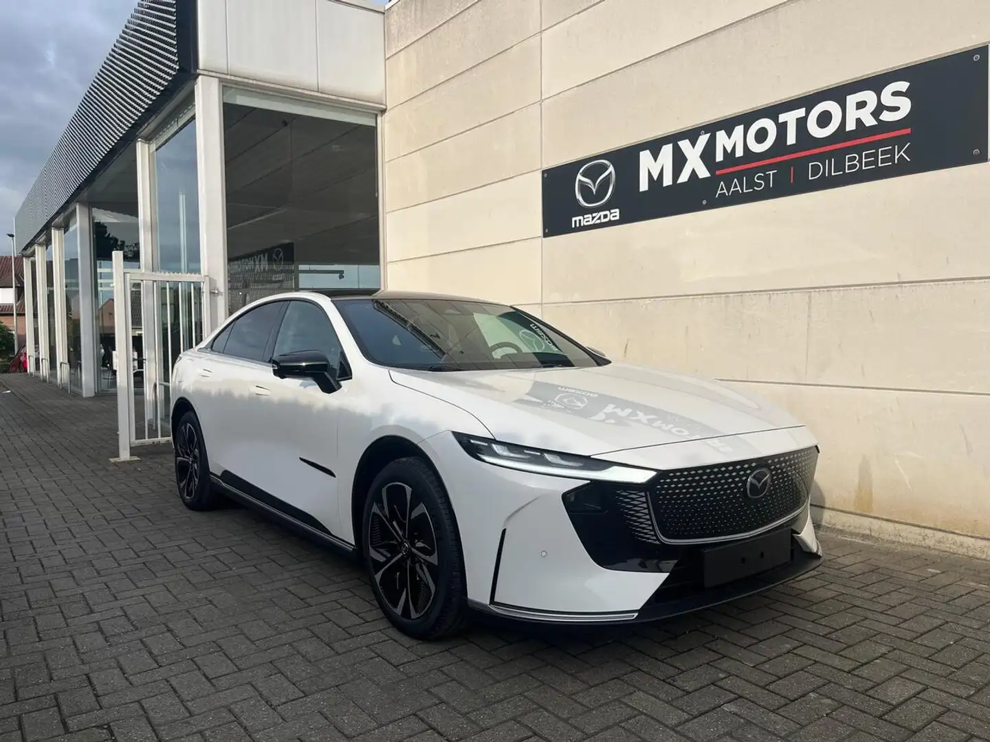 Mazda 6e EV 68,8 kWh 258 pk Takumi Mazda 6e 5HB EV 68,8 ... Blanc - 1