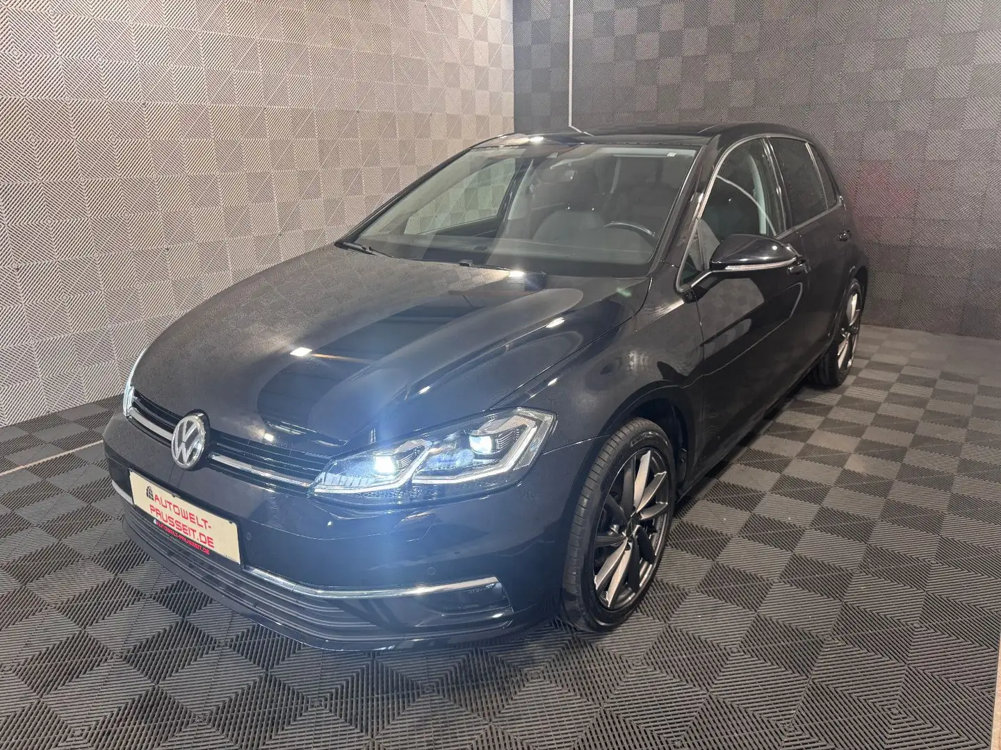 Volkswagen Golf VII Lim*HIGHLINE*ACC-DYAUDIO-PANO-R.KAM-LED Schwarz - 2