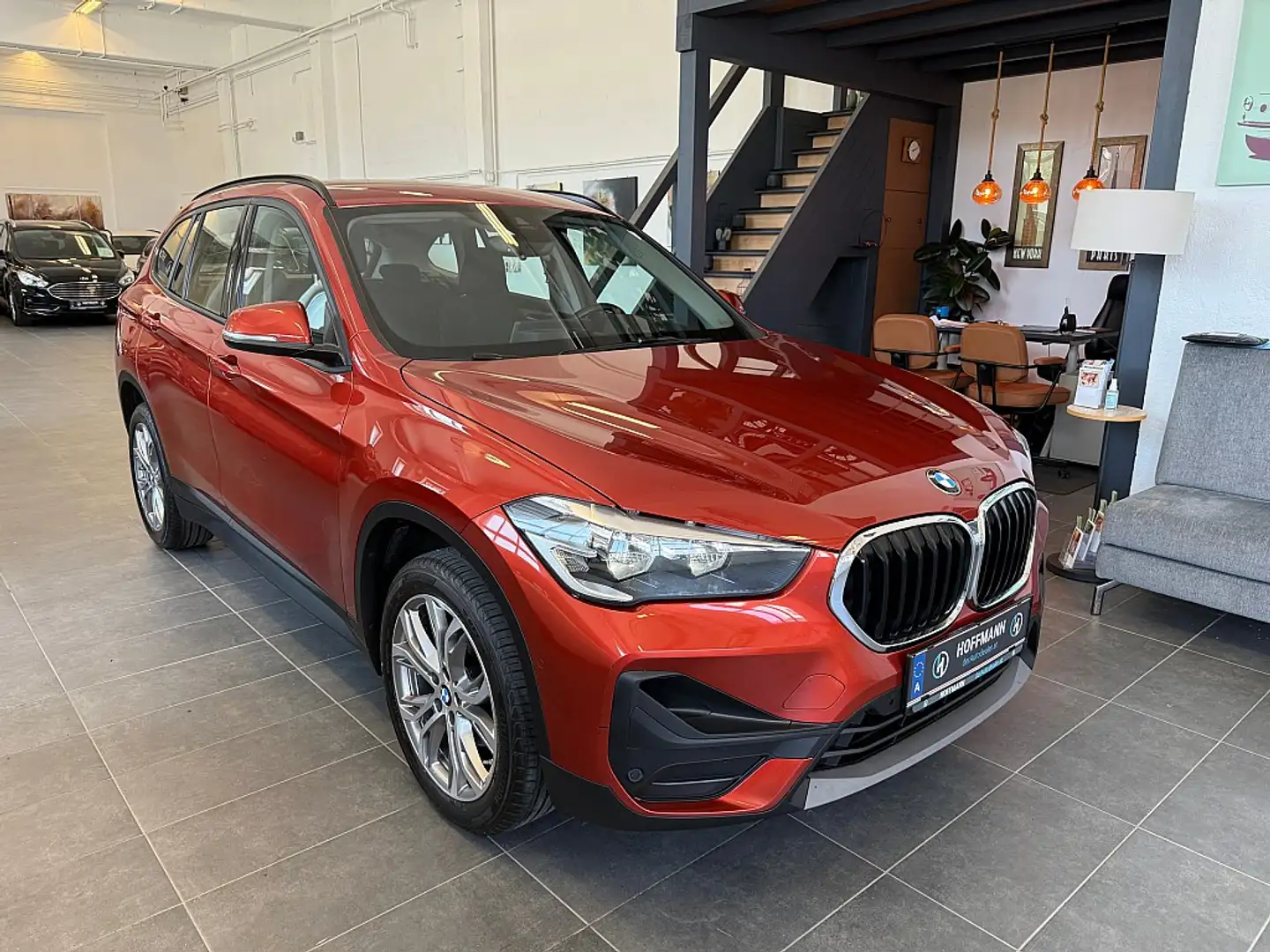 BMW X1 sDrive16d Aut. Orange - 1