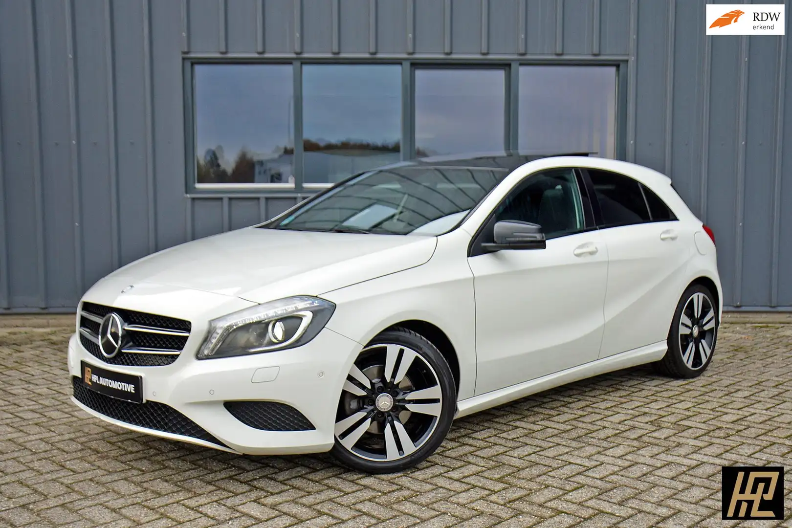 Mercedes-Benz A 180 Ambition * Xenon * Panoramadak * Night Pakket * 18 Wit - 1