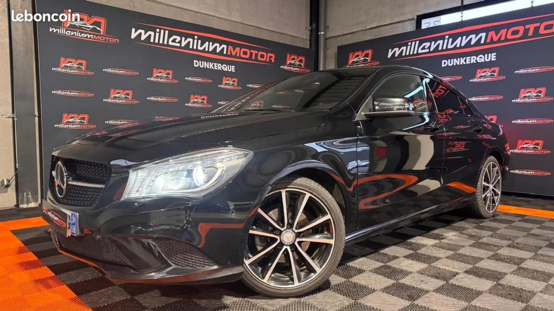 Mercedes-Benz CLA 180 Classe Mercedes 180 fascination 122 cv garantie 6 mois Noir - 1