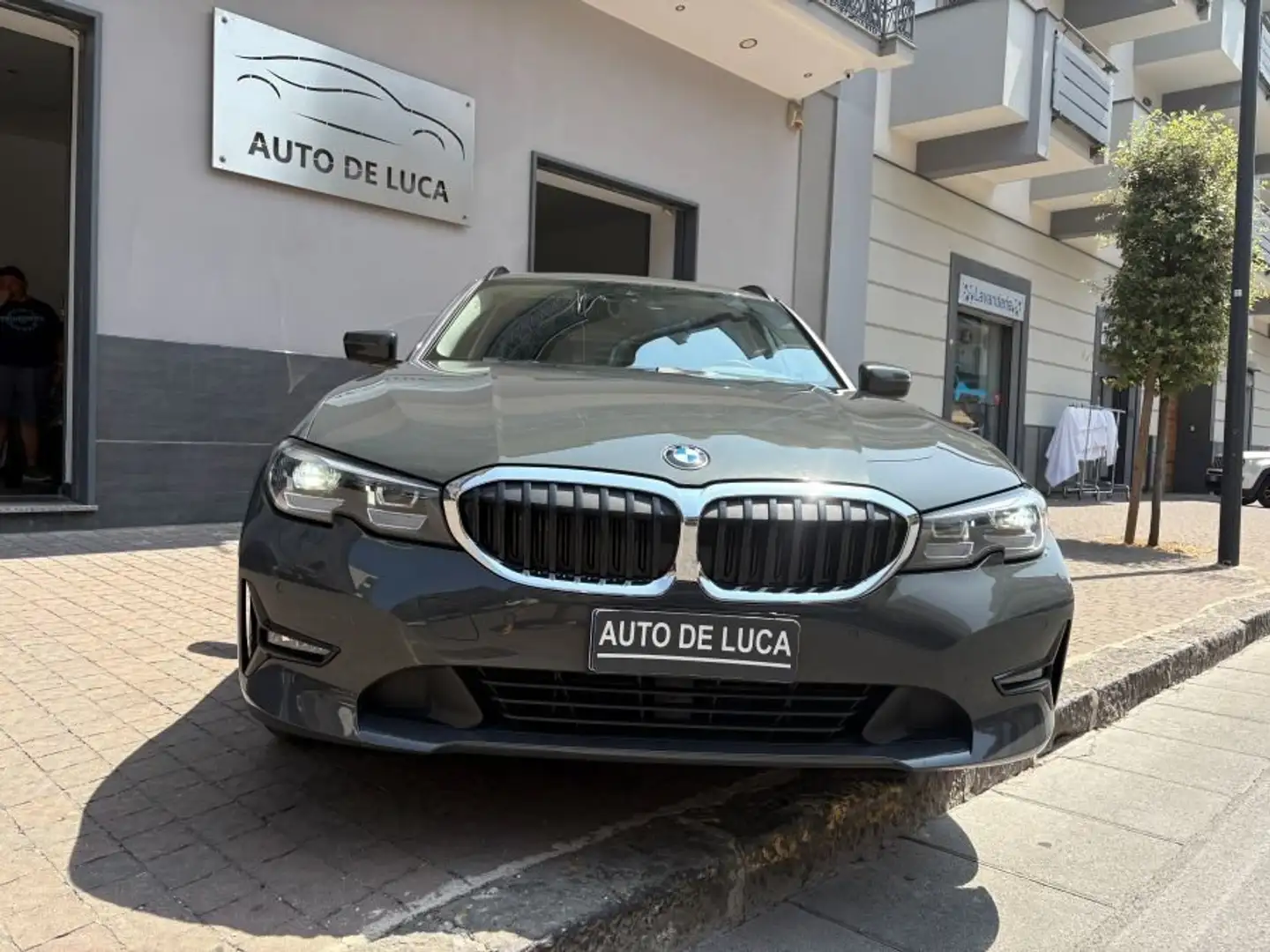 BMW 318 BMW 318D 150 SW ADVANTAGE AUTOMATICA CERTIFICATA Grigio - 2