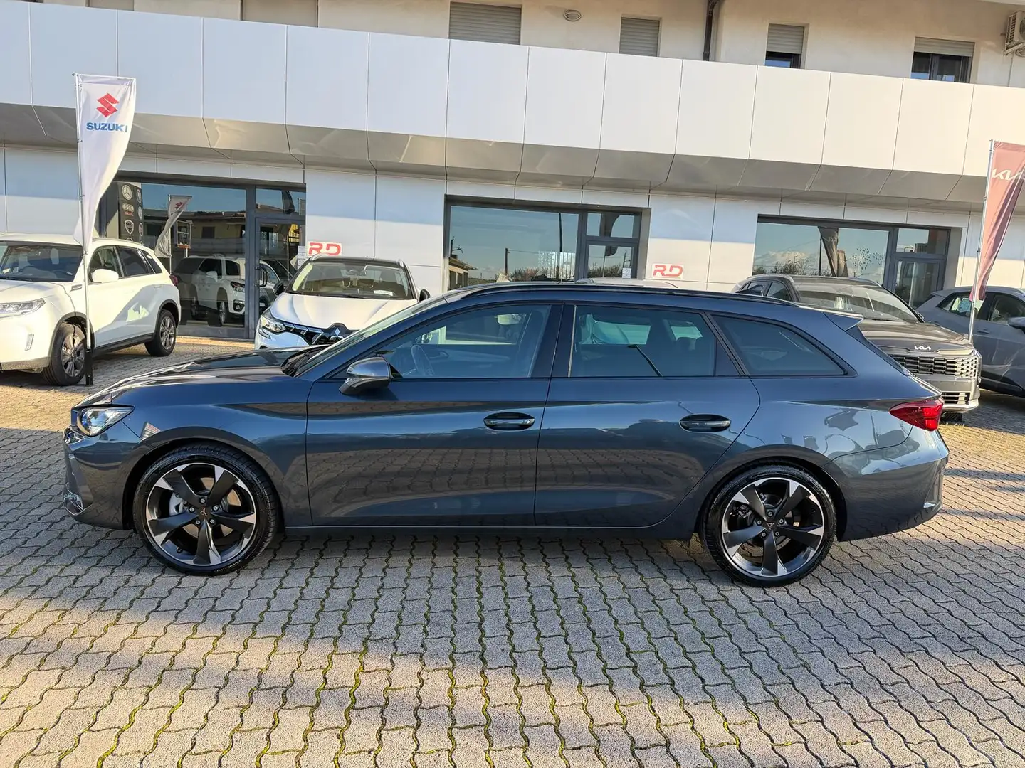 CUPRA Leon Leon Sportstourer 2.0 tdi 150cv dsg Grau - 2
