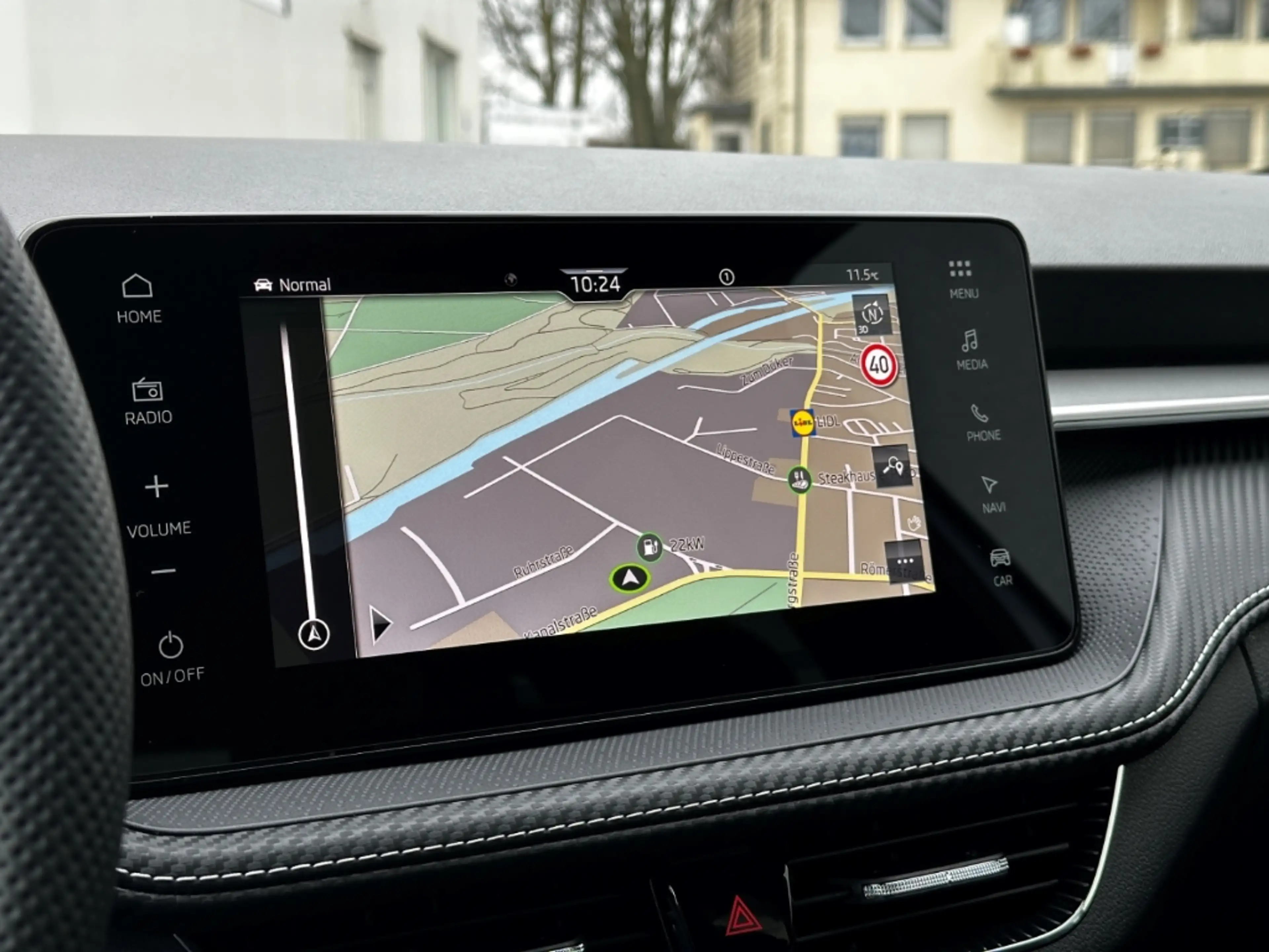 Skoda Fabia IV 1.5 TSI DSG 130 ACC LED Navi SmartLink SHZ Alu — photo 12