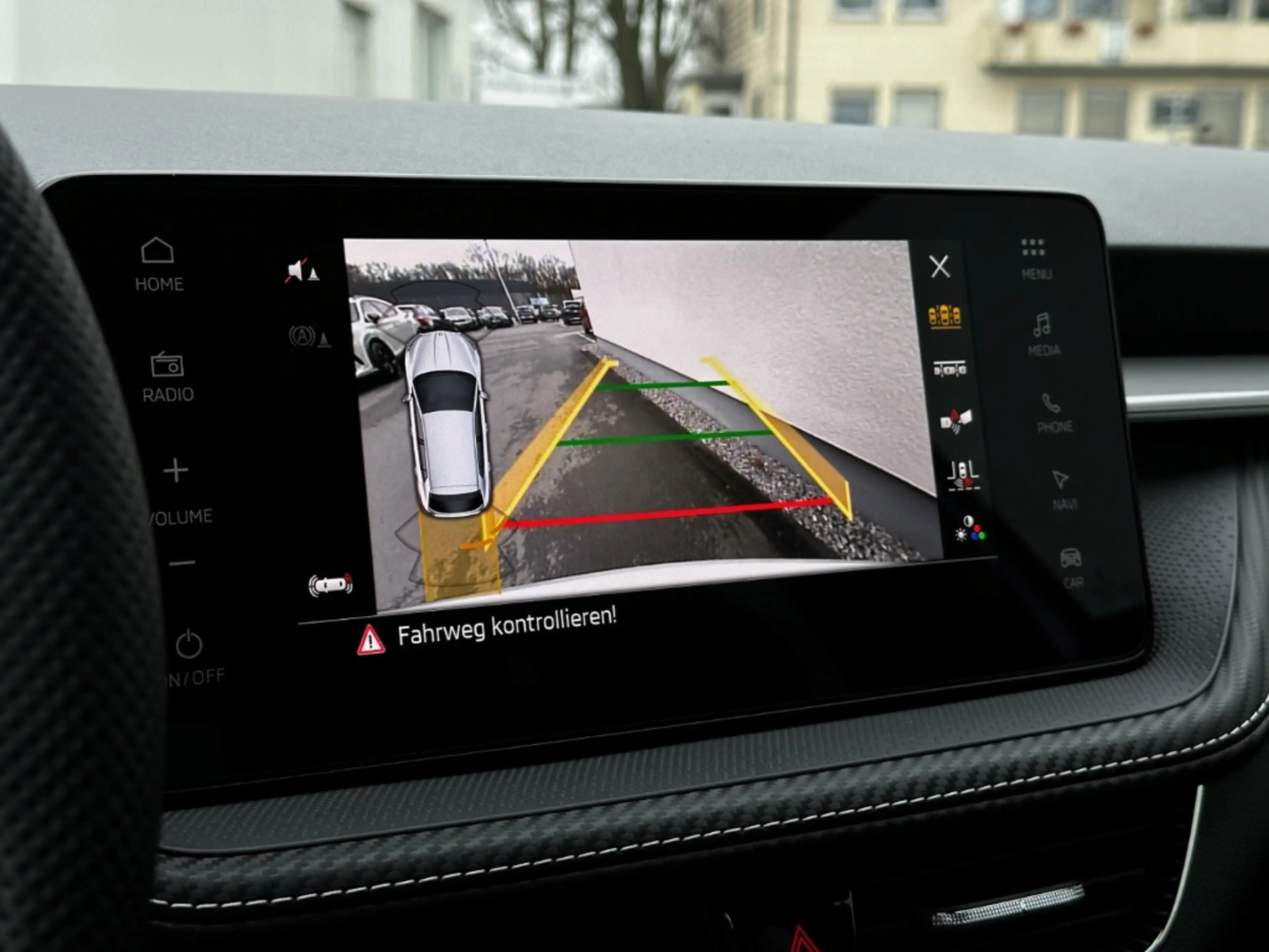 Skoda Fabia IV 1.5 TSI DSG 130 ACC LED Navi SmartLink SHZ Alu — photo 14