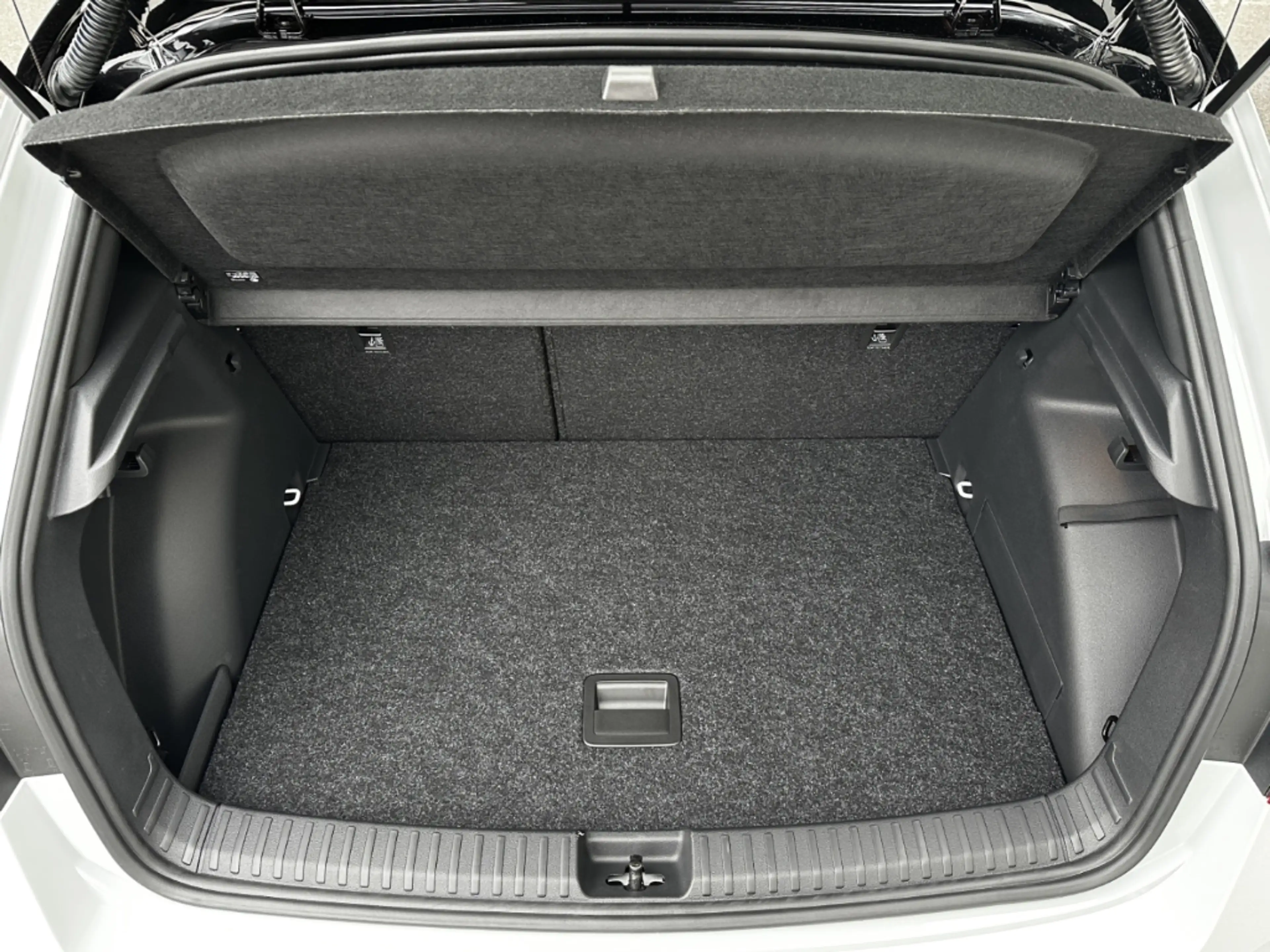 Skoda Fabia IV 1.5 TSI DSG 130 ACC LED Navi SmartLink SHZ Alu — photo 9