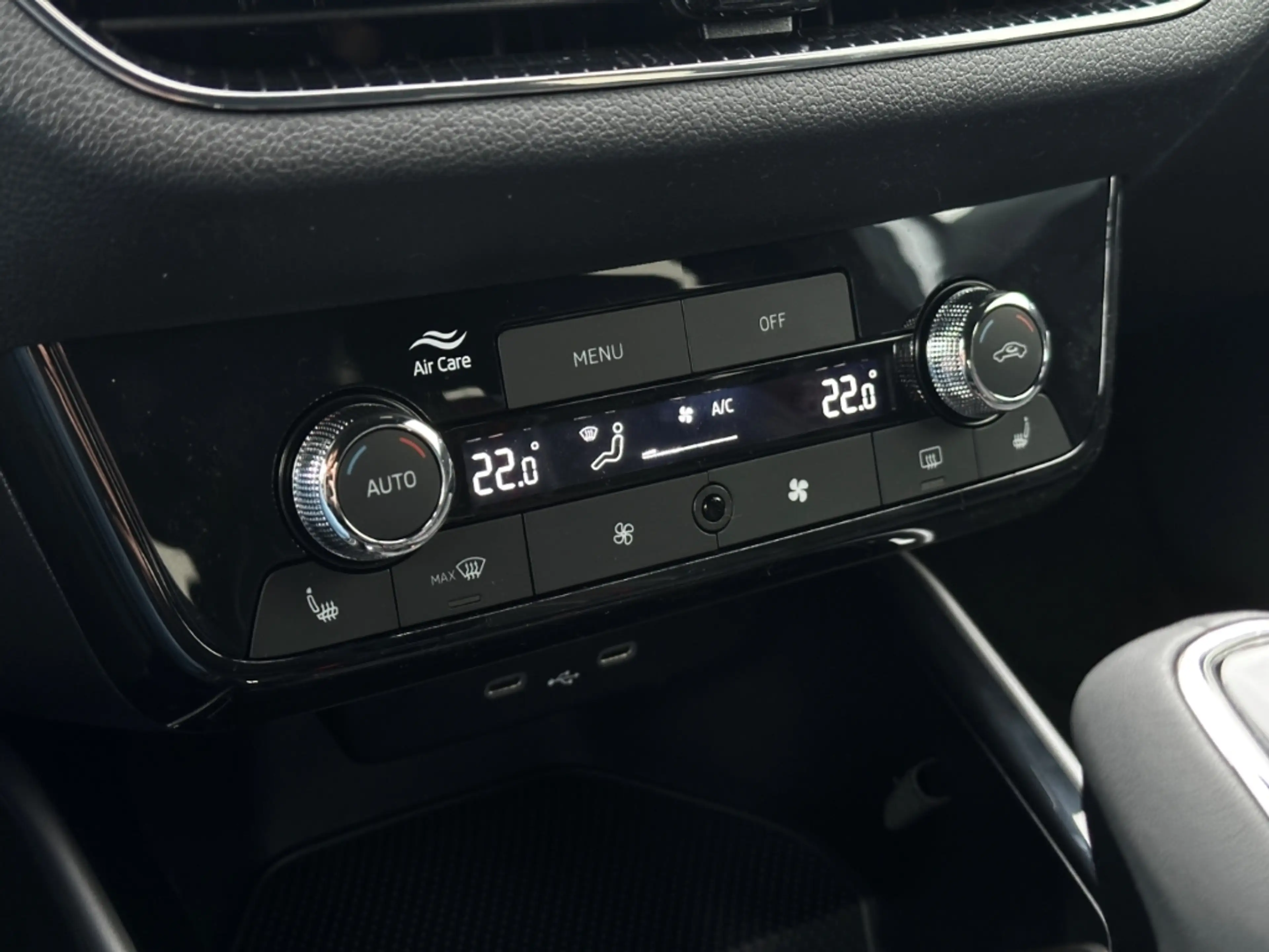 Skoda Fabia IV 1.5 TSI DSG 130 ACC LED Navi SmartLink SHZ Alu — photo 15