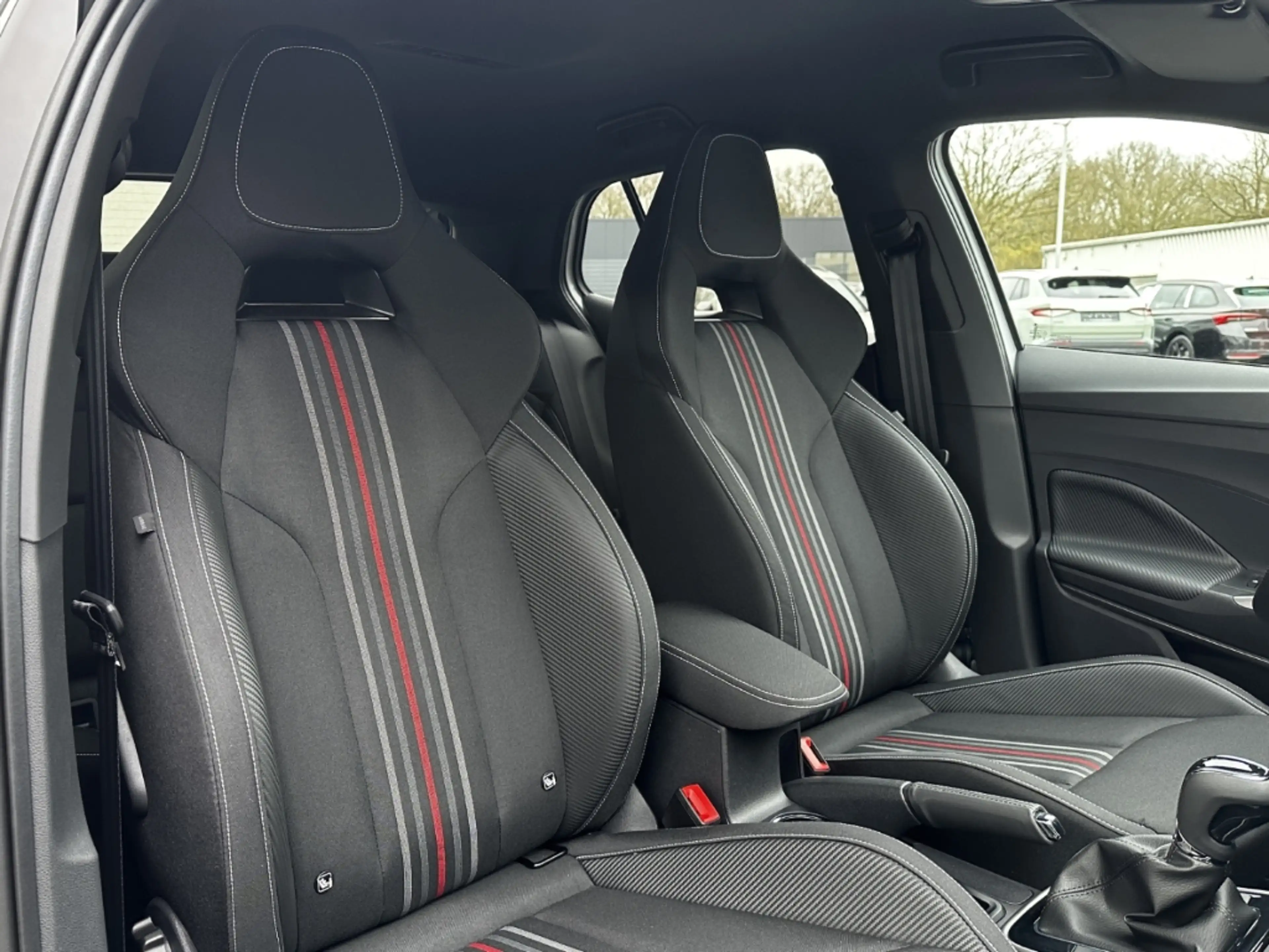 Skoda Fabia IV 1.5 TSI DSG 130 ACC LED Navi SmartLink SHZ Alu — photo 6