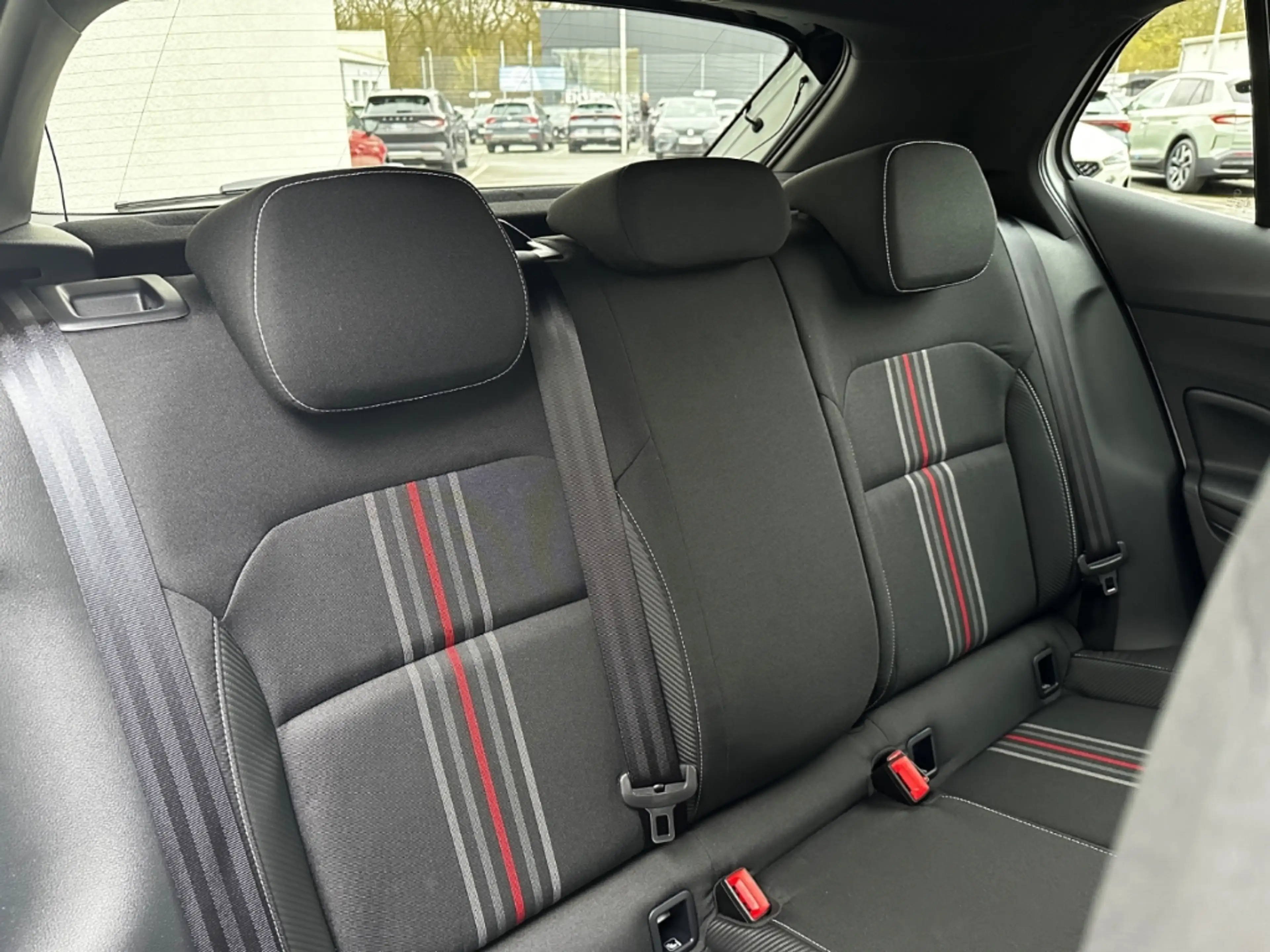 Skoda Fabia IV 1.5 TSI DSG 130 ACC LED Navi SmartLink SHZ Alu — photo 8
