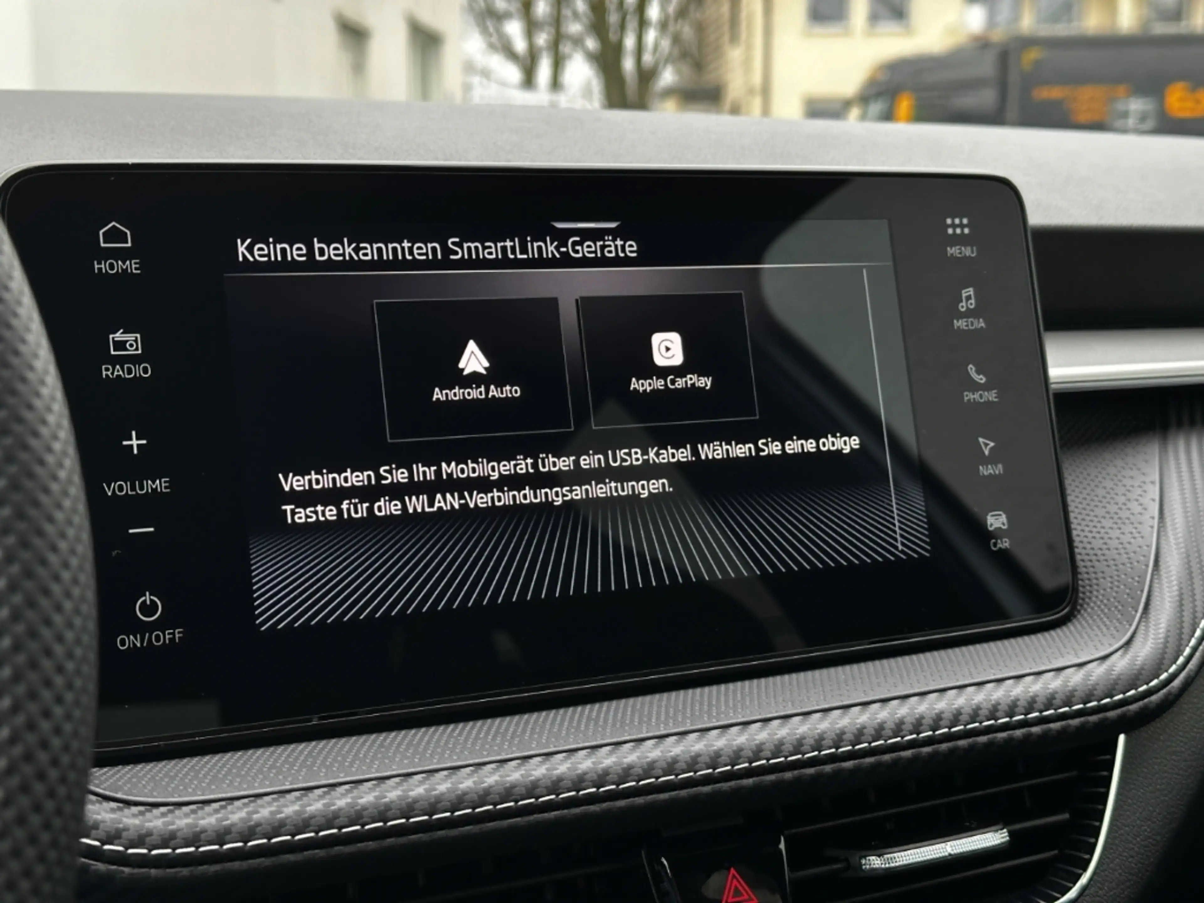 Skoda Fabia IV 1.5 TSI DSG 130 ACC LED Navi SmartLink SHZ Alu — photo 13