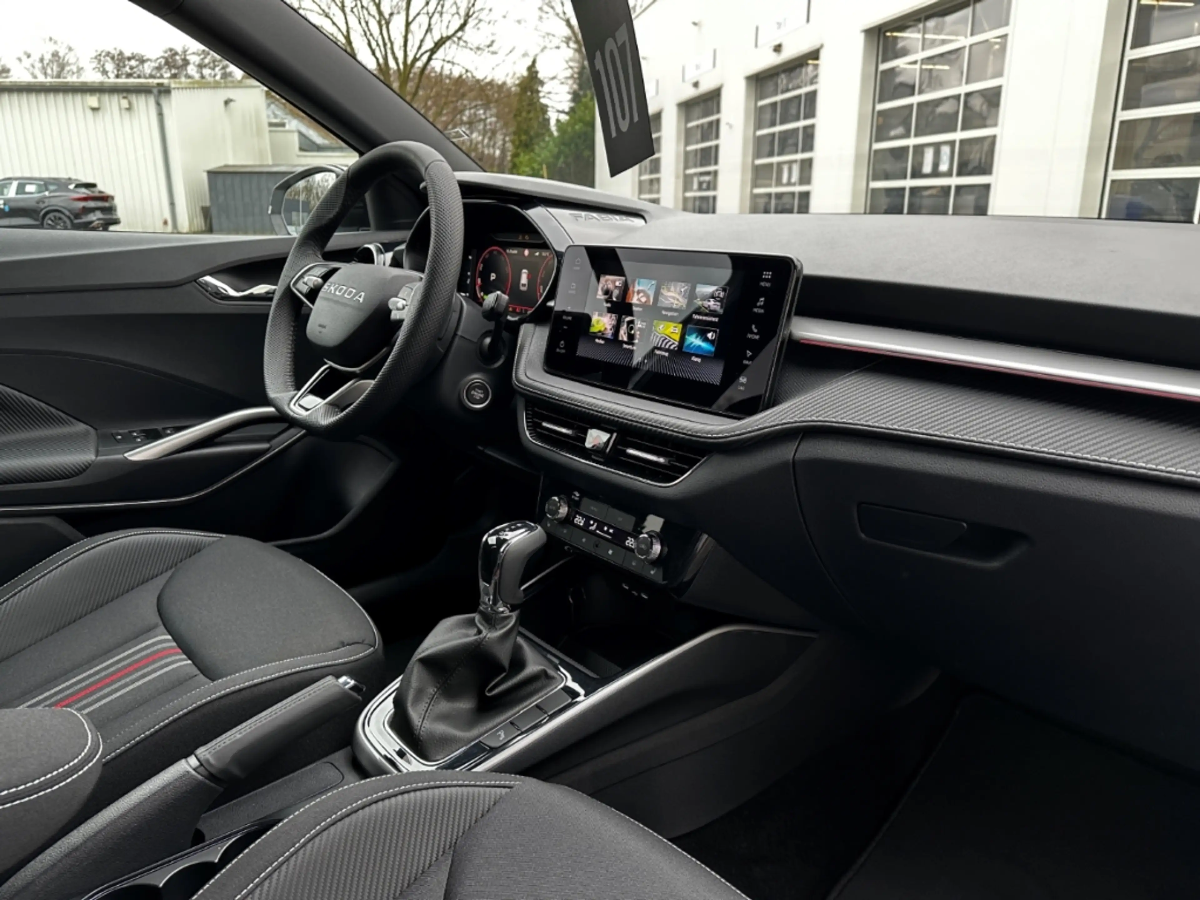 Skoda Fabia IV 1.5 TSI DSG 130 ACC LED Navi SmartLink SHZ Alu — photo 7