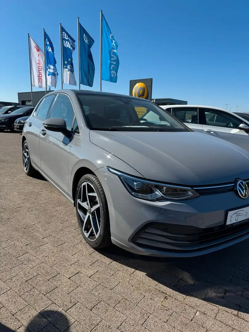Volkswagen Golf 1.5 TSI   Life/18 Zoll/Matrix/Standheizung/ Grau - 2