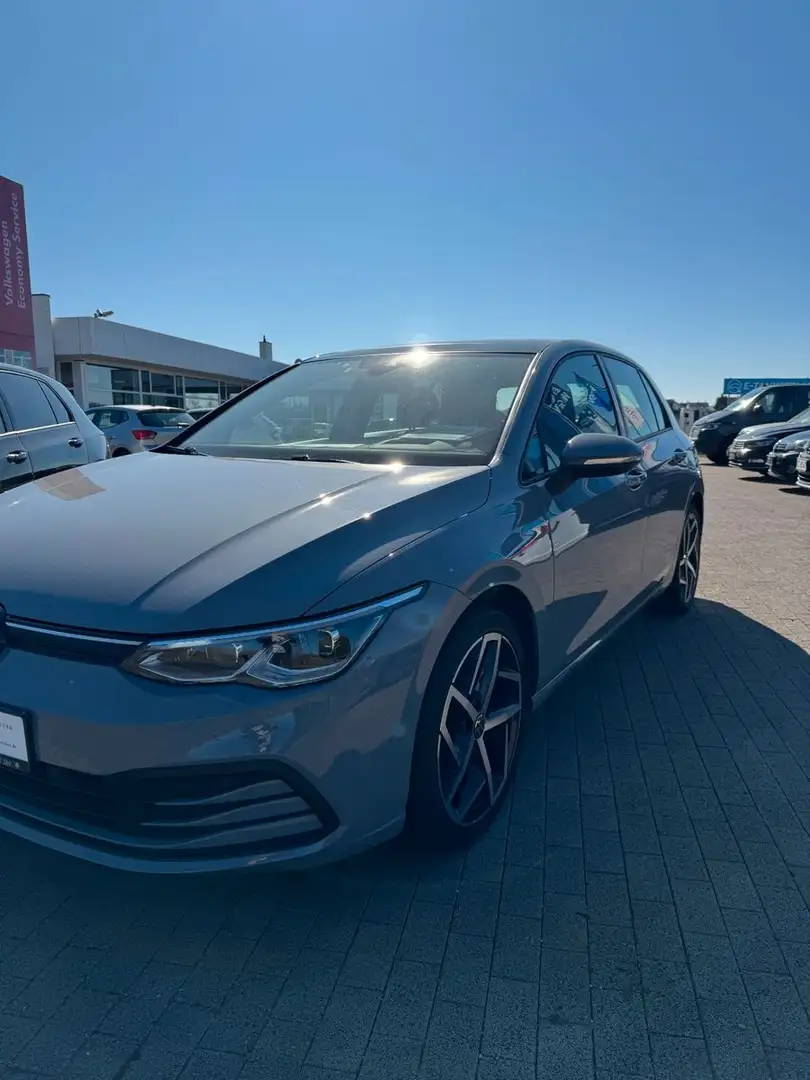 Volkswagen Golf 1.5 TSI   Life/18 Zoll/Matrix/Standheizung/ Grau - 1