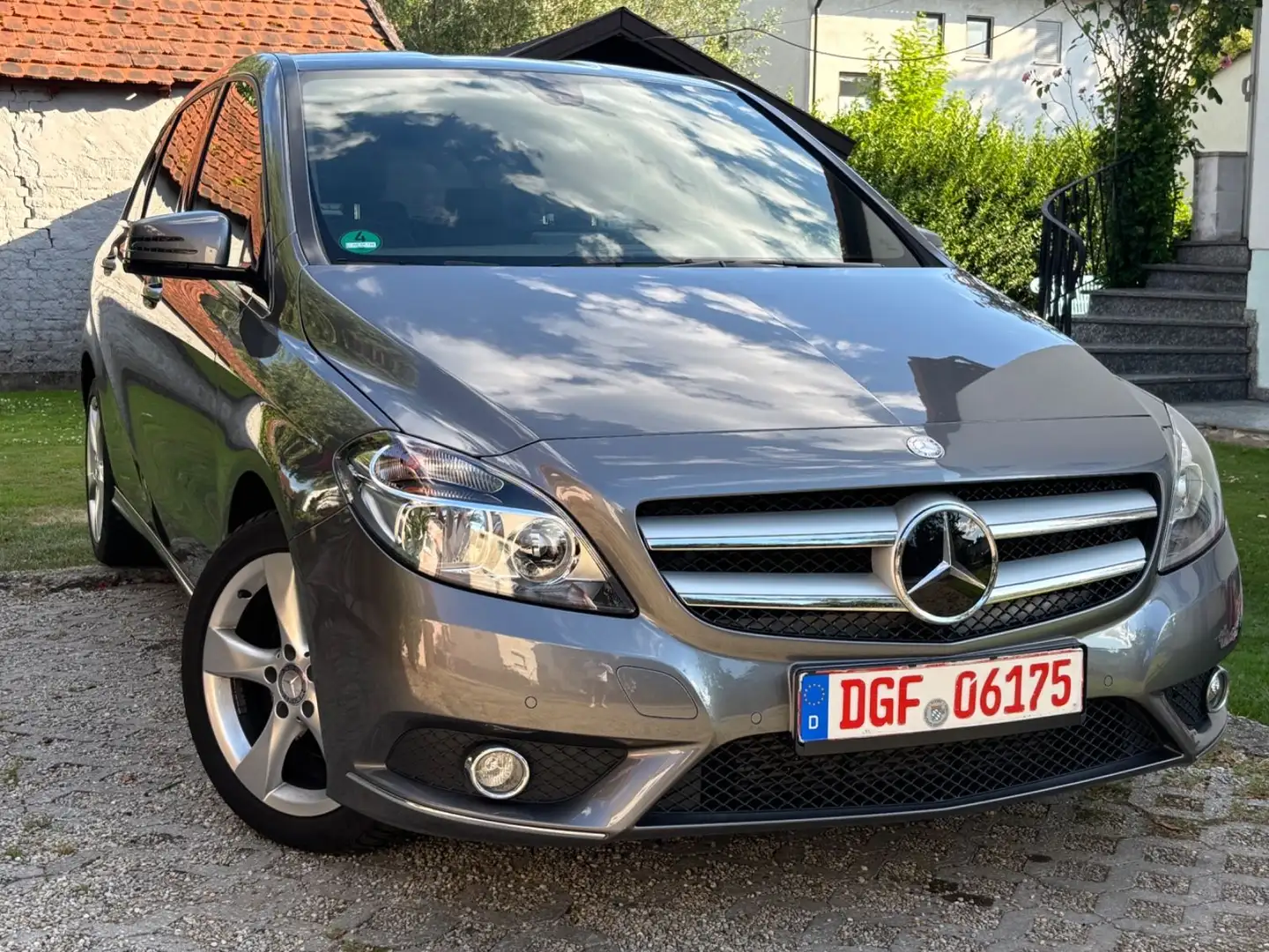 Mercedes-Benz B 200 CDI Automatik+Sportpaket+AHK+Abstandswarner Gris - 1