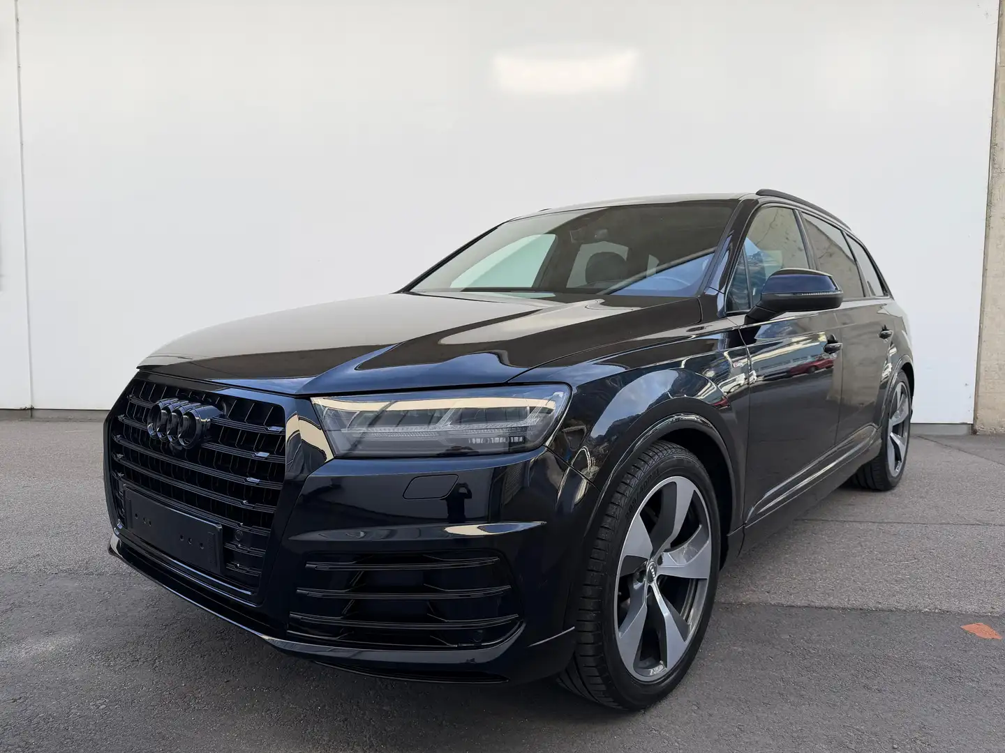 Audi Q7 Quattro / S-line Schwarz - 1