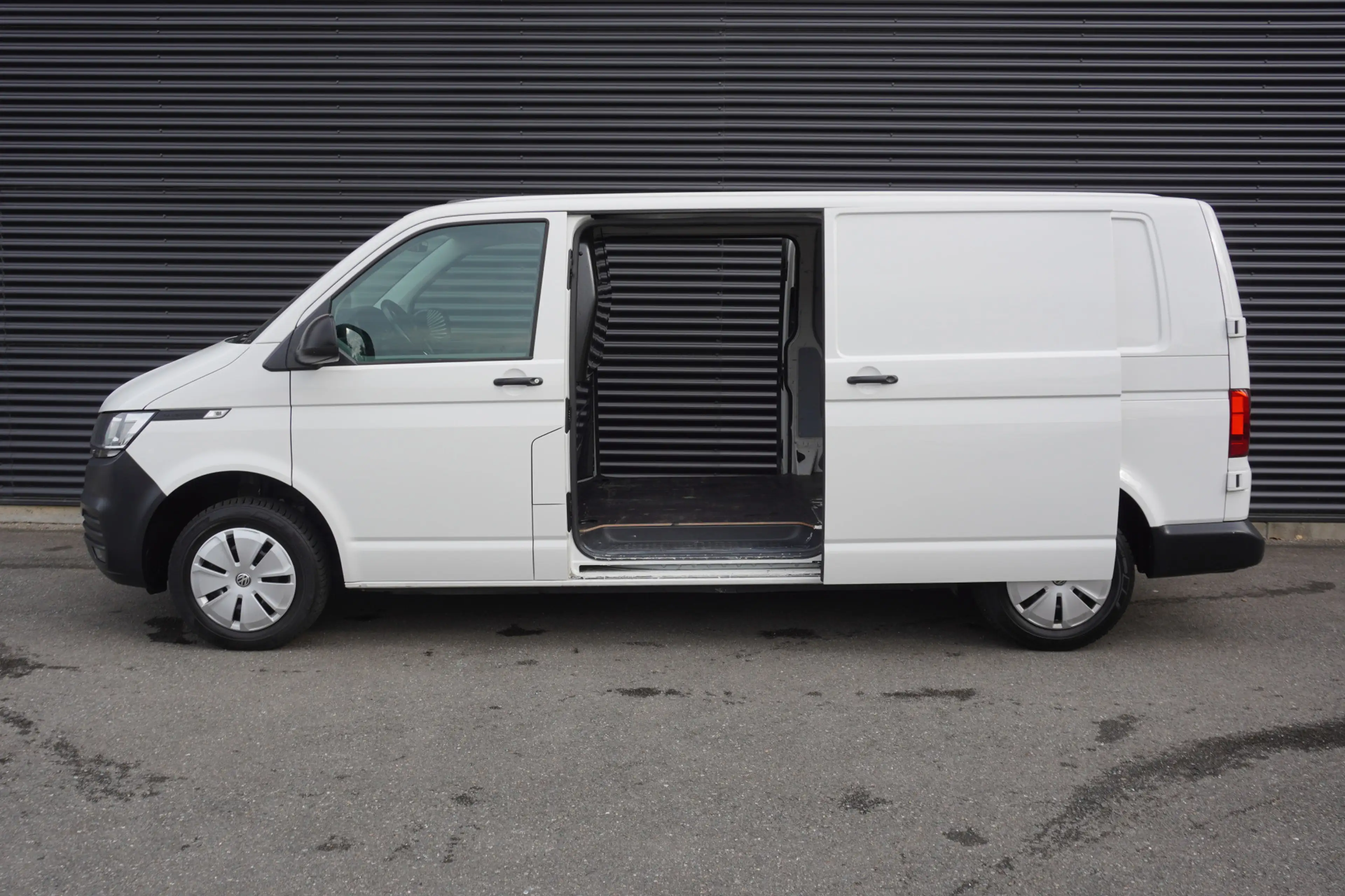 Volkswagen Transporter L2H1 150pk Automaat 2x Schuifdeur Apple carplay Ca — photo 11