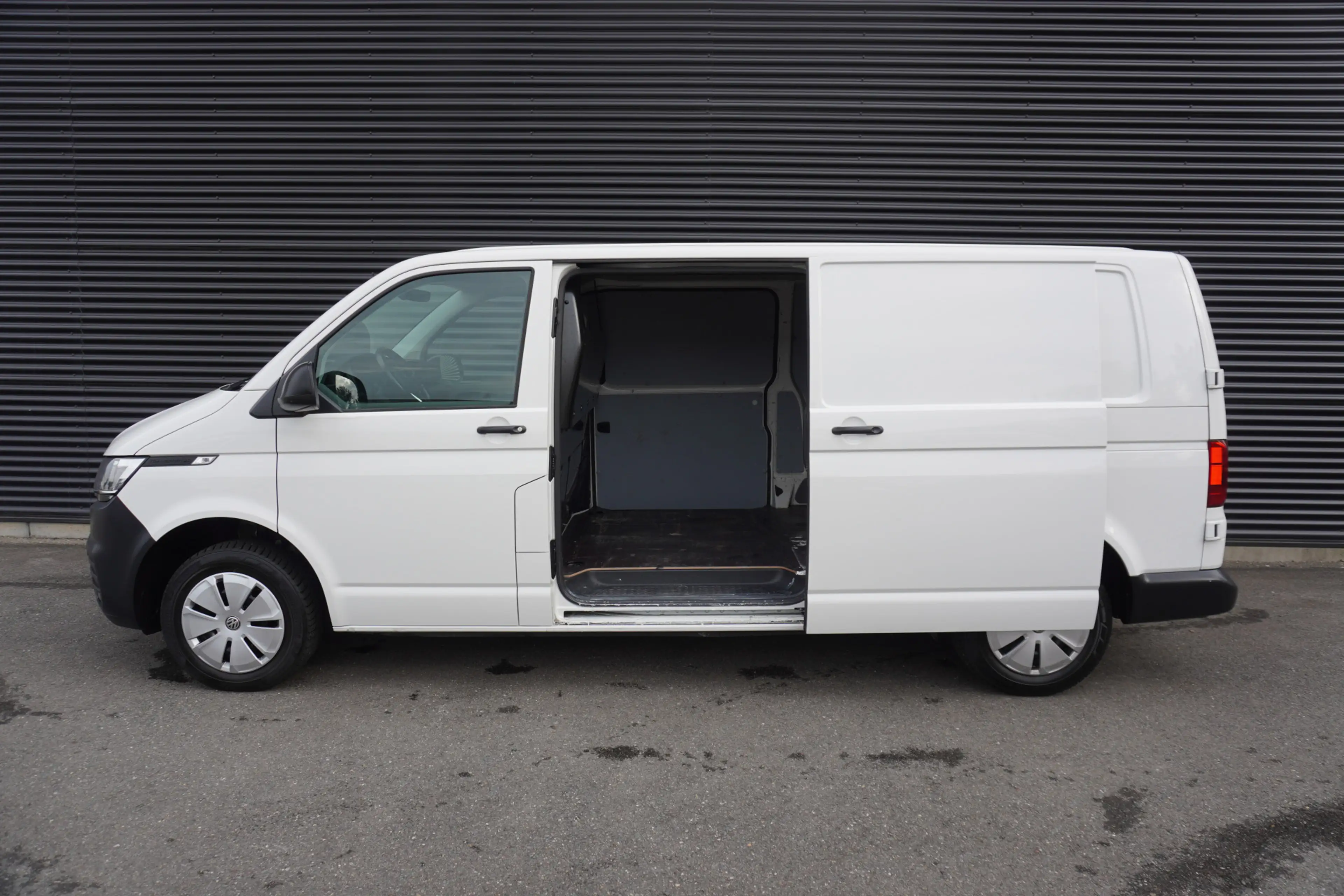 Volkswagen Transporter L2H1 150pk Automaat 2x Schuifdeur Apple carplay Ca — photo 10