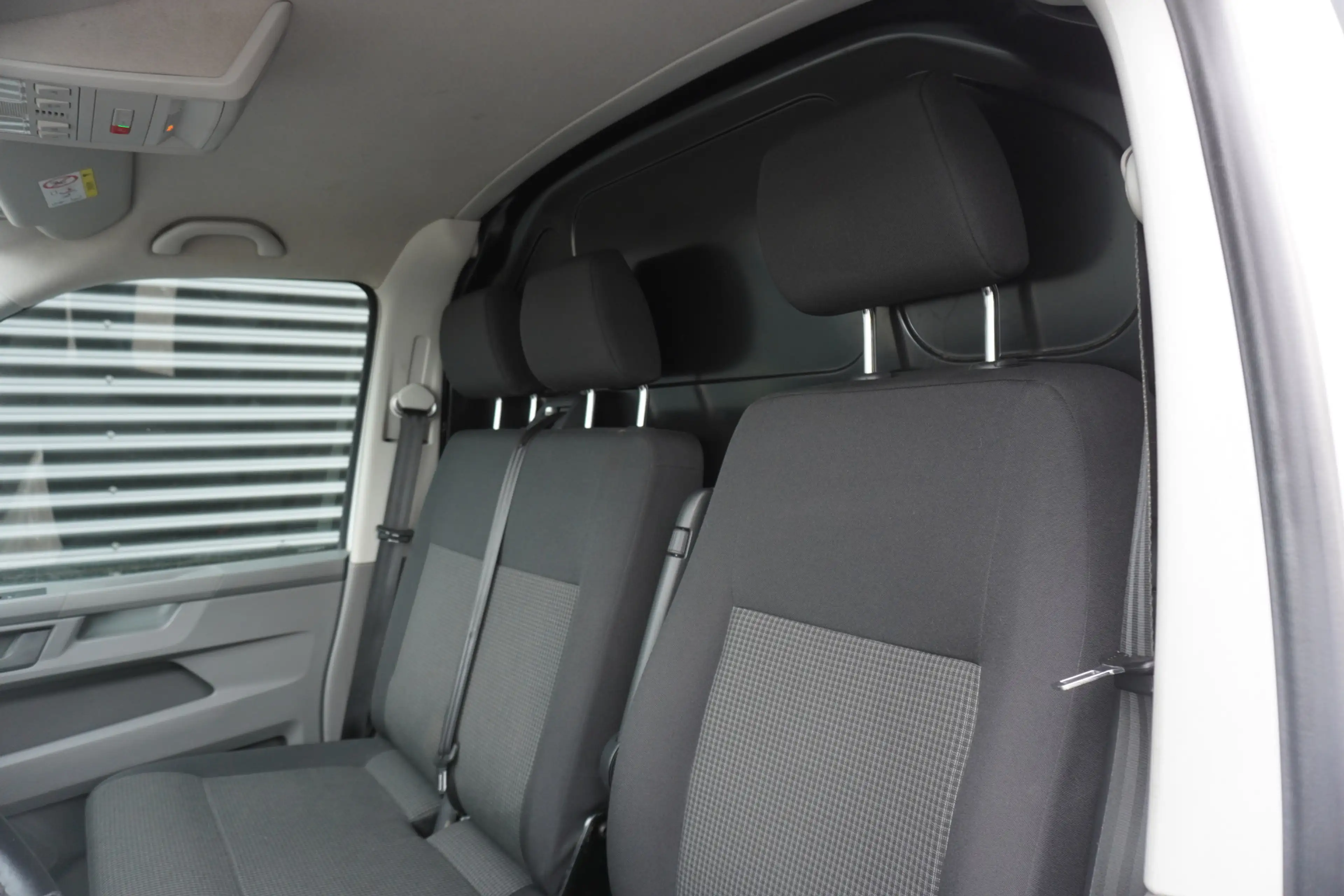 Volkswagen Transporter L2H1 150pk Automaat 2x Schuifdeur Apple carplay Ca — photo 8