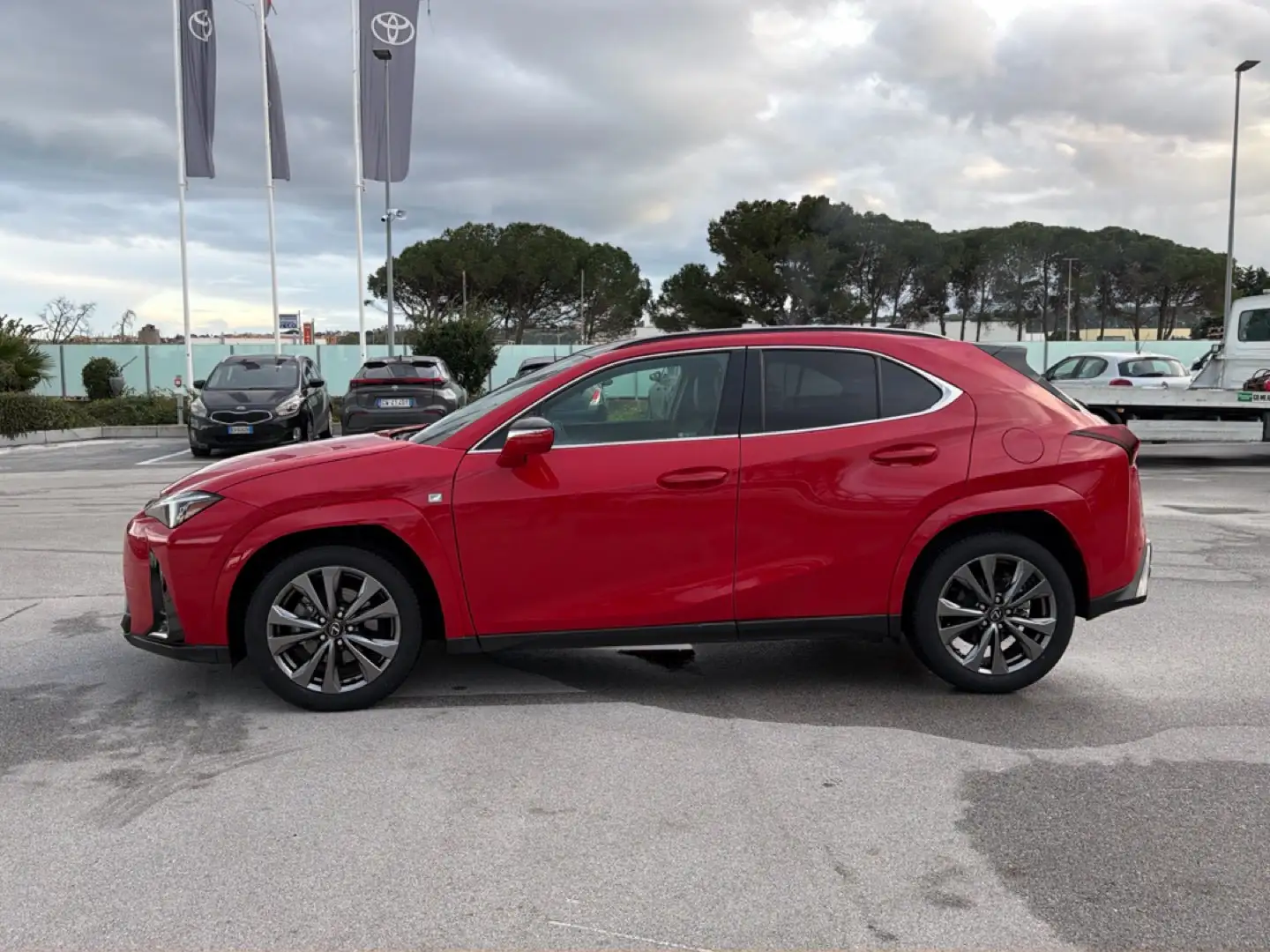 Lexus UX 300h UX 300h F-Sport Rouge - 2