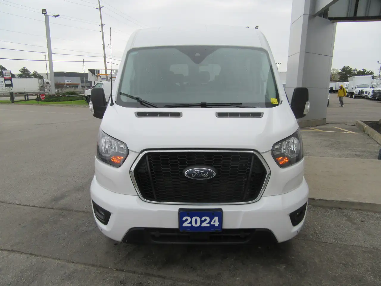 Ford Transit Passenger Wagon снимка Ford Transit Passenger Wagon