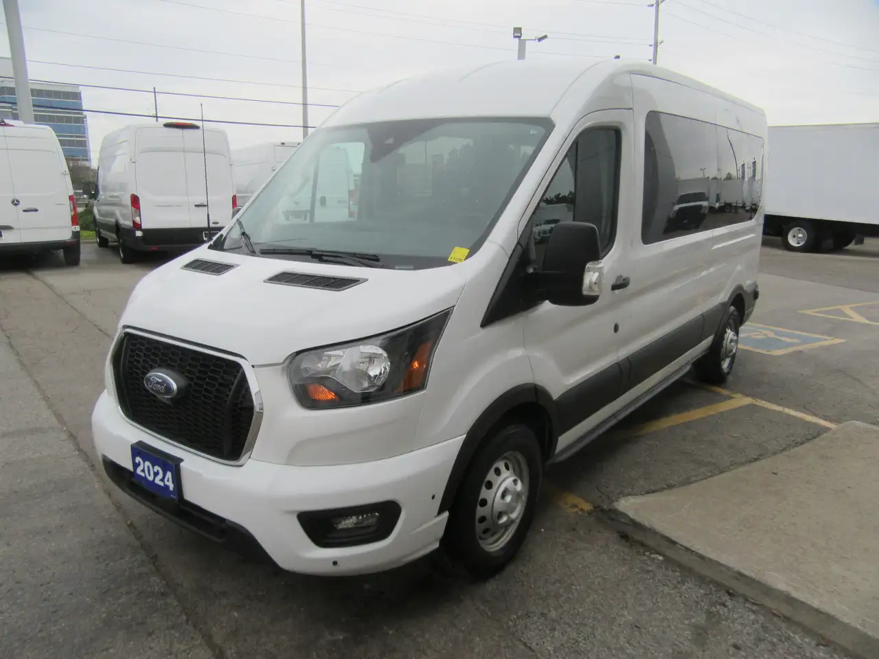 Ford Transit Passenger Wagon снимка Ford Transit Passenger Wagon