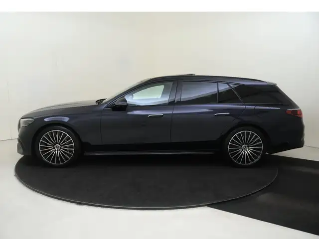 Mercedes-Benz E-Class view 8