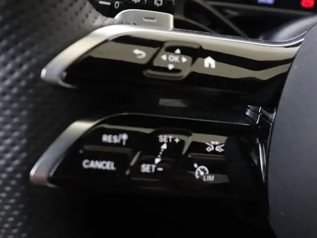 Mercedes-Benz E-Class view 12