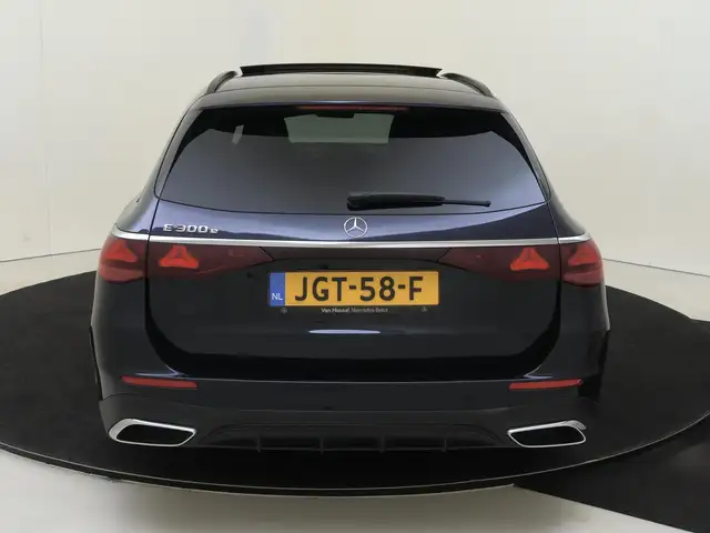 Mercedes-Benz E-Class view 7
