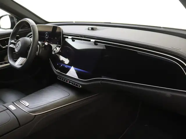 Mercedes-Benz E-Class view 5