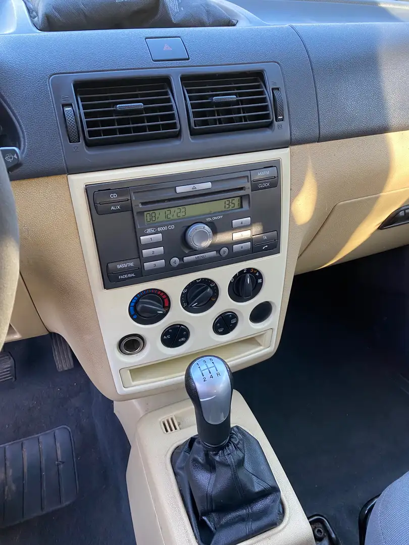 Ford Tourneo Connect Grau - 1