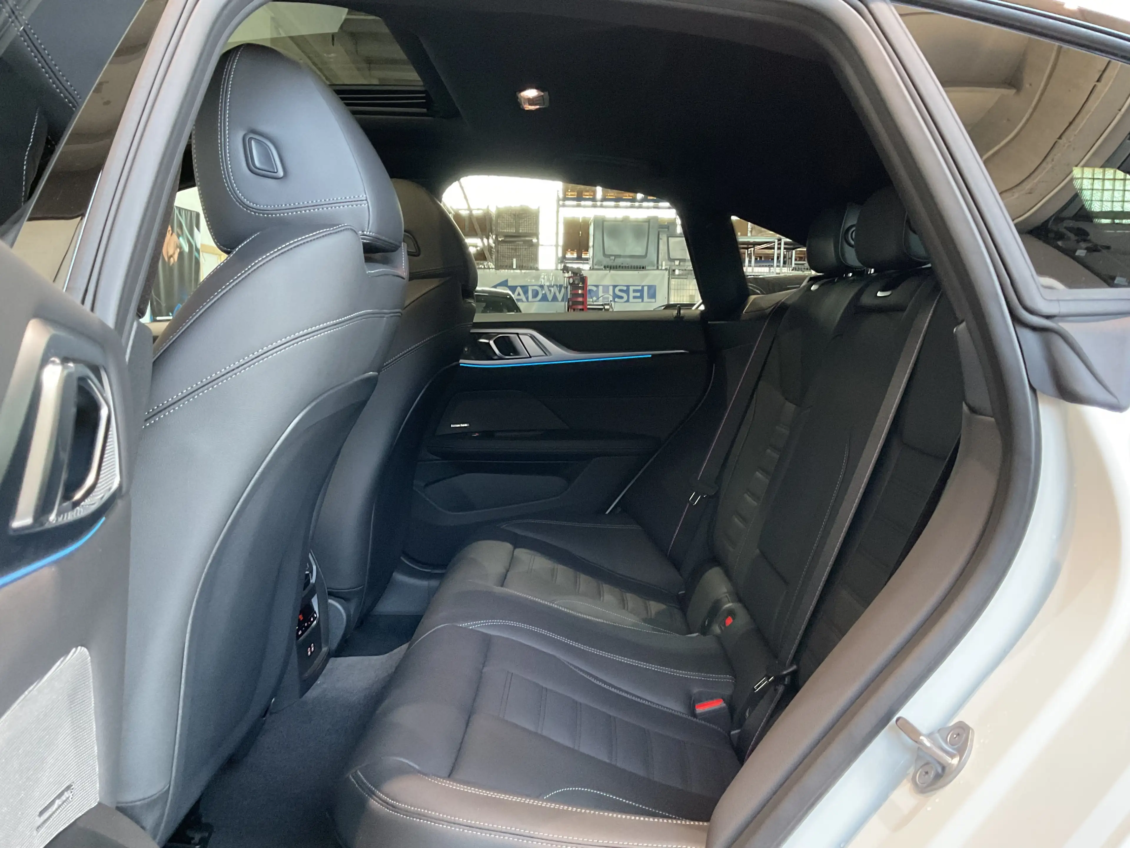 BMW i4 M60 |elektr. Sitzverst. |AHK |Harman Kardon — photo 8