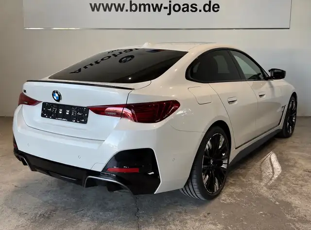 BMW I4 view 13