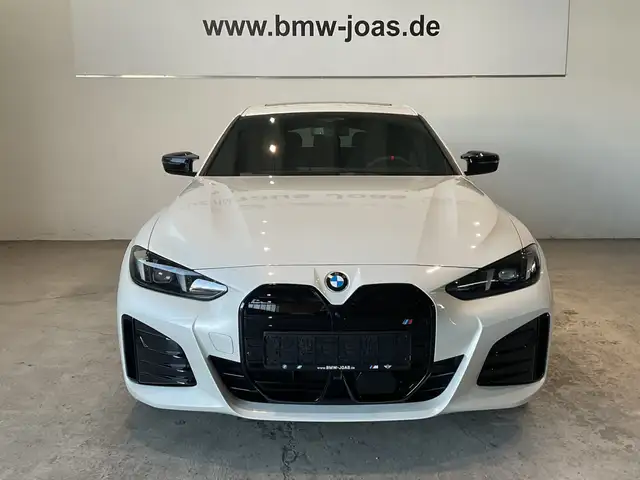 BMW I4 view 2