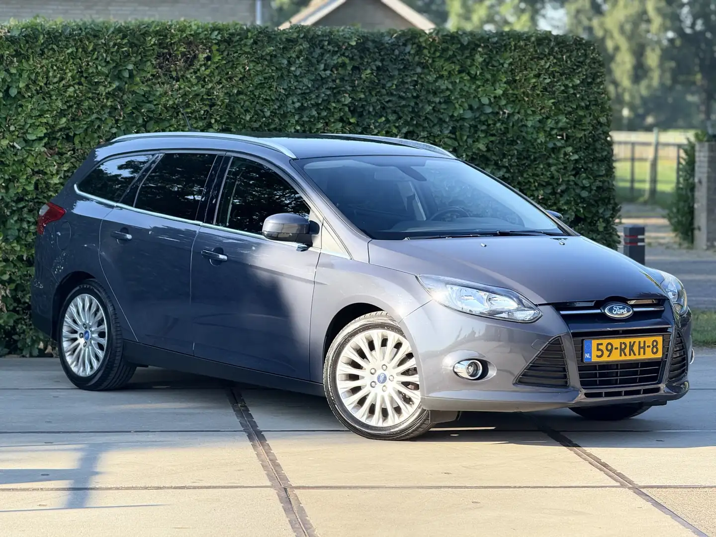 Ford Focus 1.6 EcoB. First Edition Grijs - 1