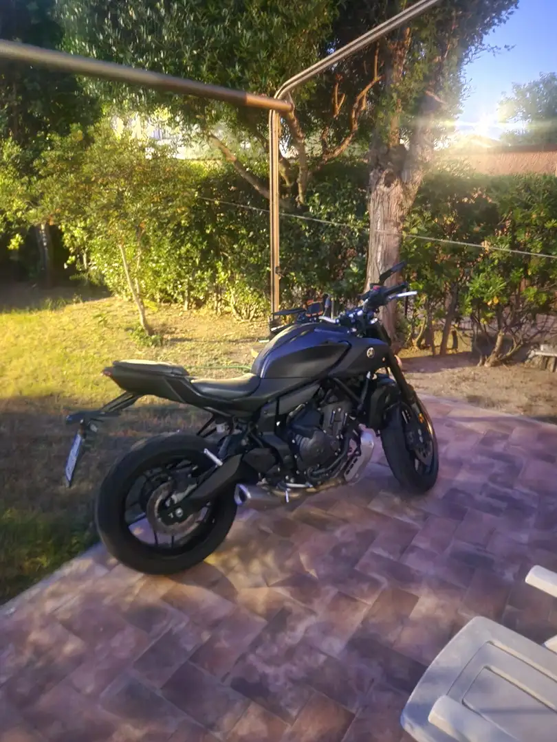 Yamaha MT-07 y-amt con presa usb depotenziata Nero - 2