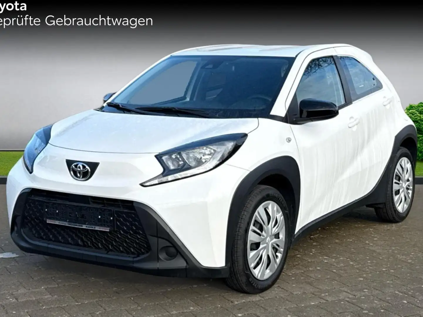 Toyota Aygo X Play Weiß - 1