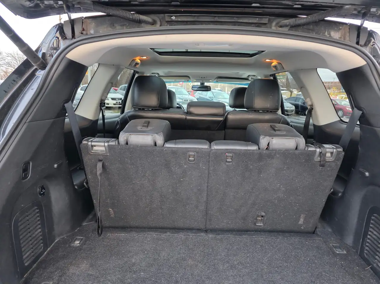 Nissan Pathfinder снимка Nissan Pathfinder