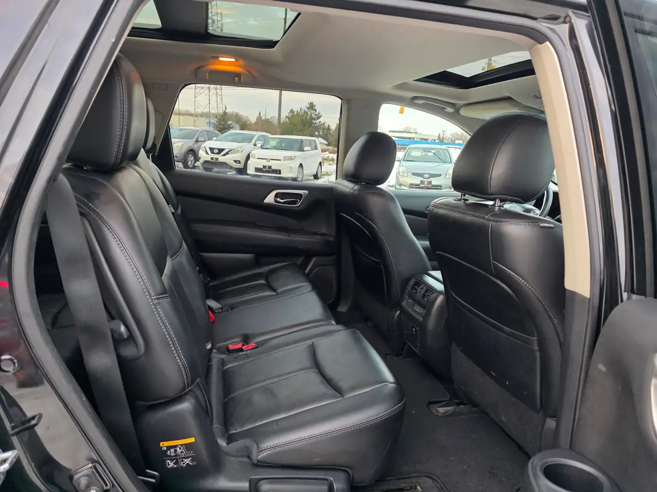 Nissan Pathfinder снимка Nissan Pathfinder