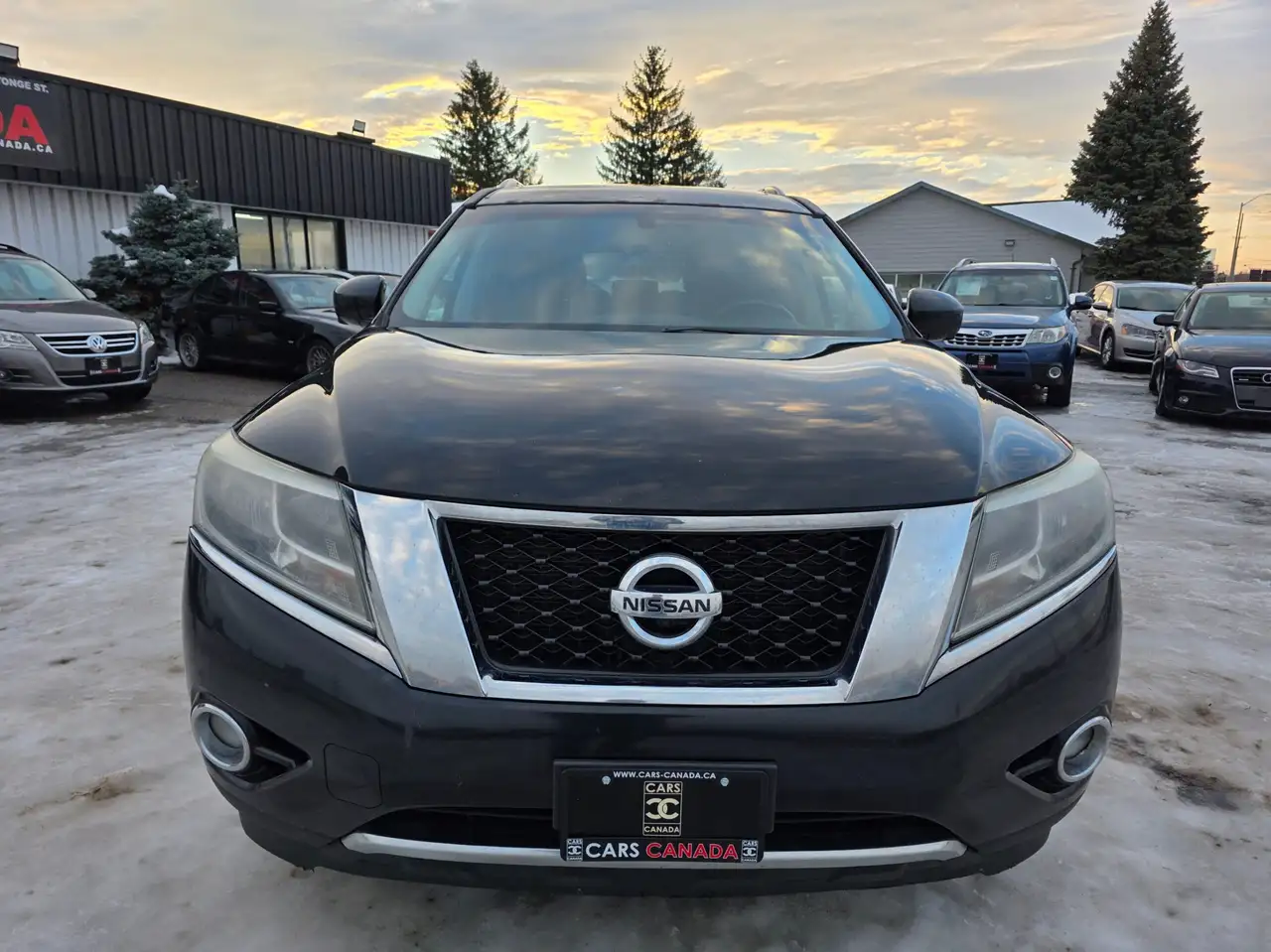 Nissan Pathfinder снимка Nissan Pathfinder